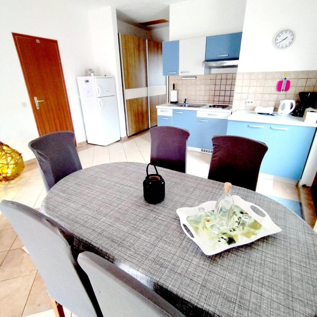 Apartments Josef 벨리 라트 외부 사진